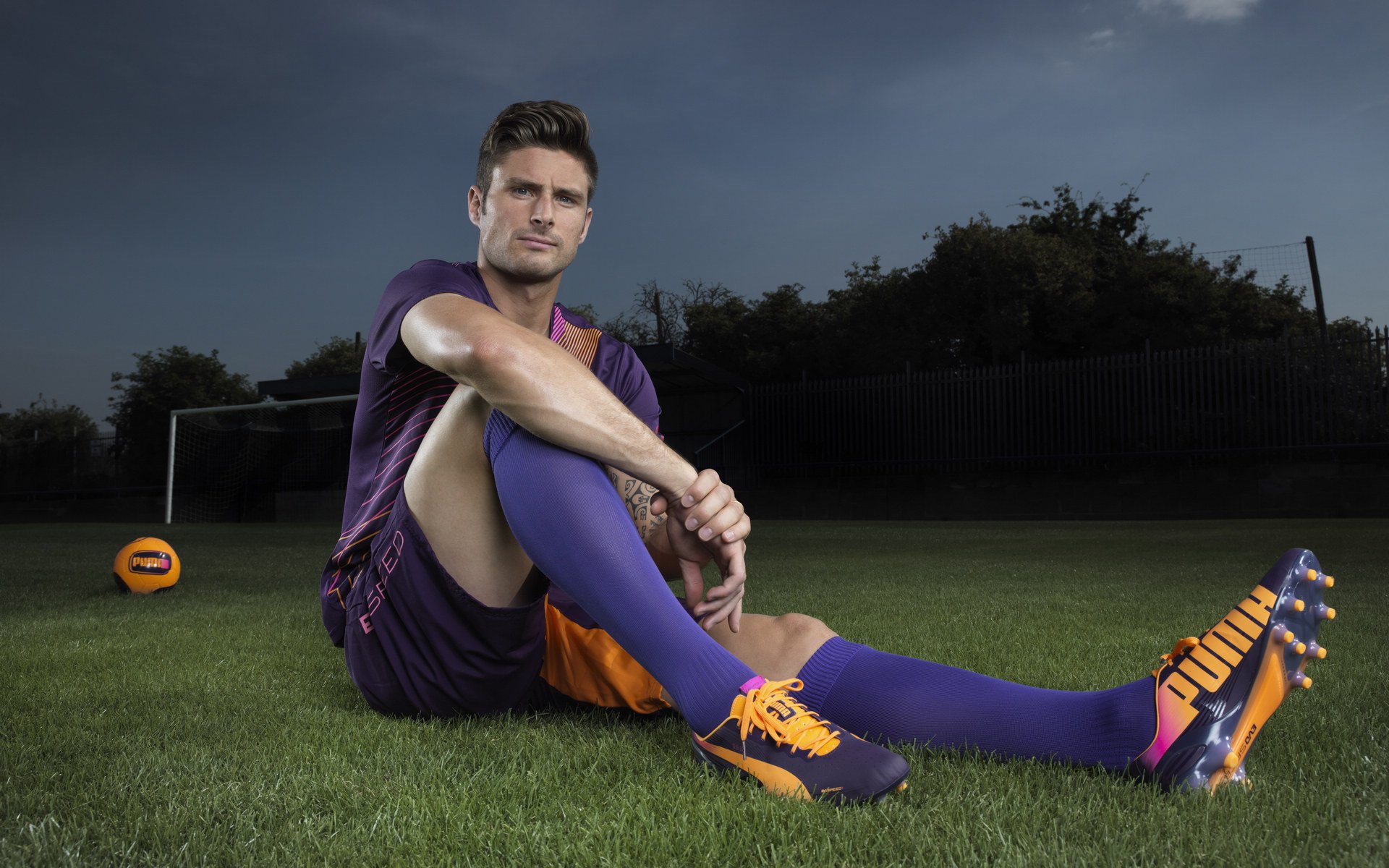 开云体育入口-穆勒爆发，加纳防守锁死佛罗伦萨，当战术纪律扼杀艺术足球